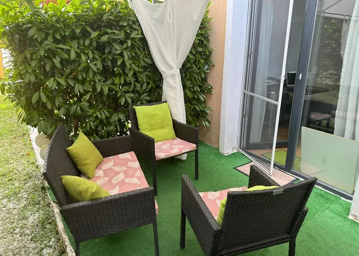 Aphrodite Rose Apartment *